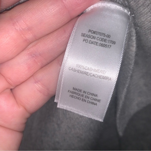 Splendid 100% Cashmere Grey V-neck Sweater XS - Picture 4 of 7